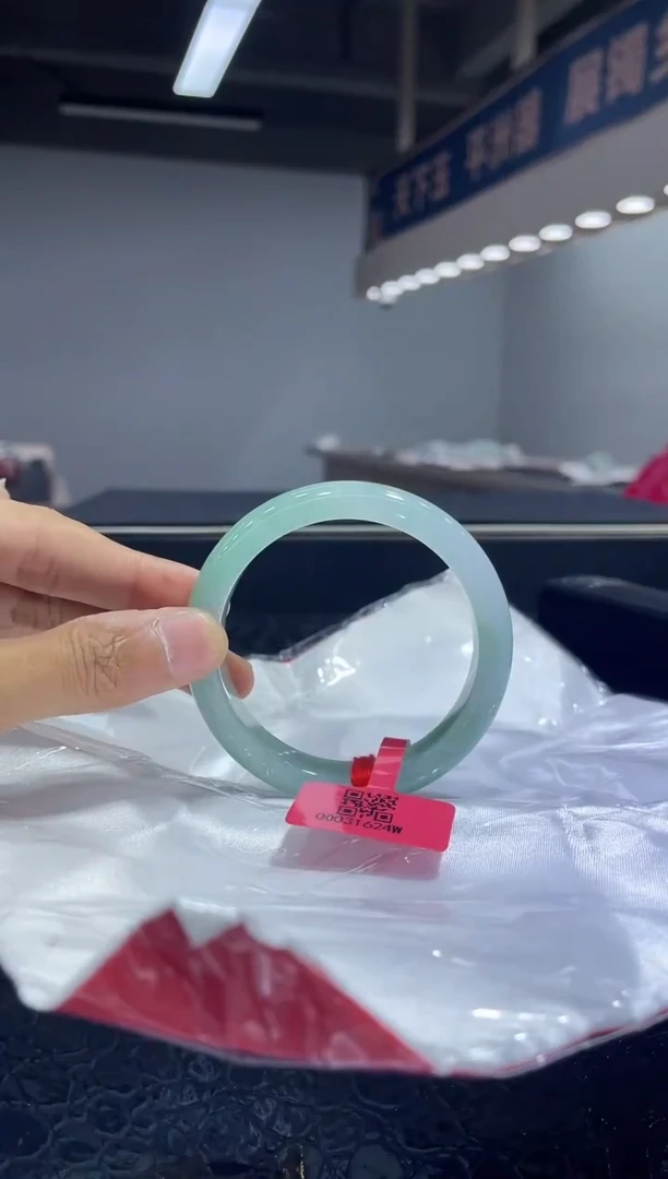 未镶嵌手镯翡翠2