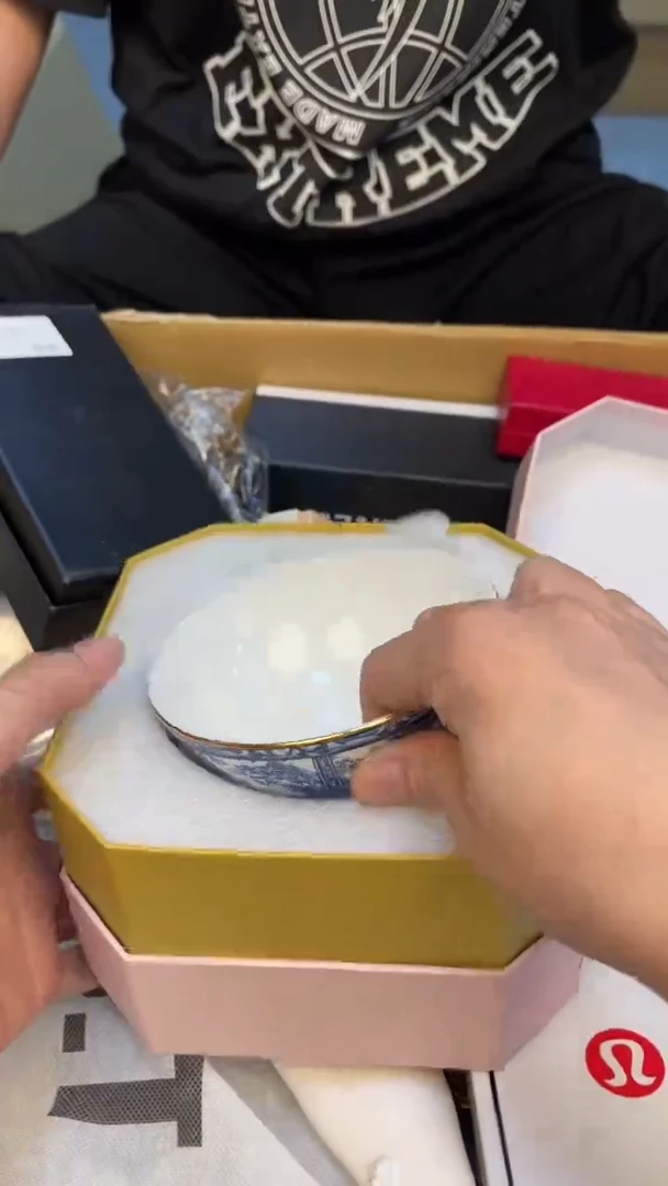 瓷片红*老崔杂货铺默认微瑕