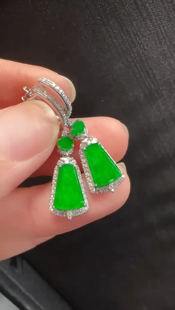 18K金镶嵌翡翠耳饰354无事牌一对