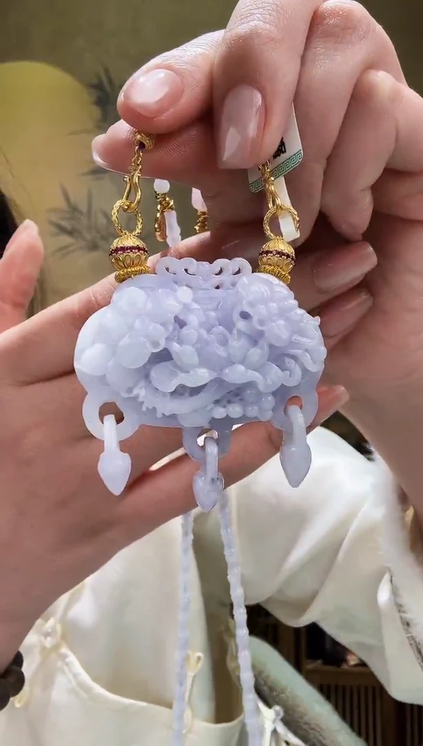 颈饰未镶嵌翡翠吊坠