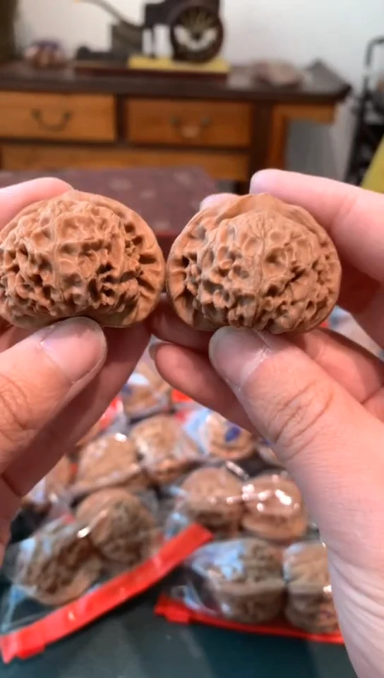 【闪购商品】文玩核桃吊坠宫灯核桃