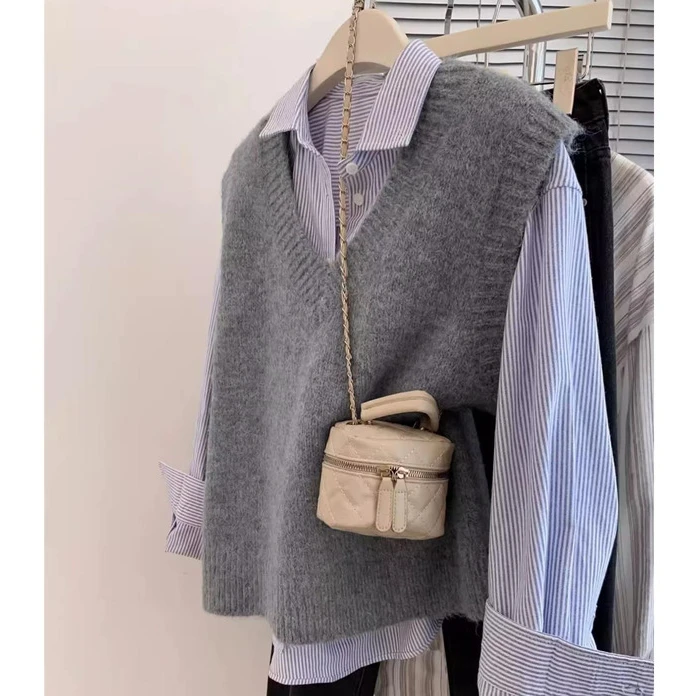 职业阿玛诗官方2025秋新款学院风V领叠穿羊毛针织马甲无袖背心