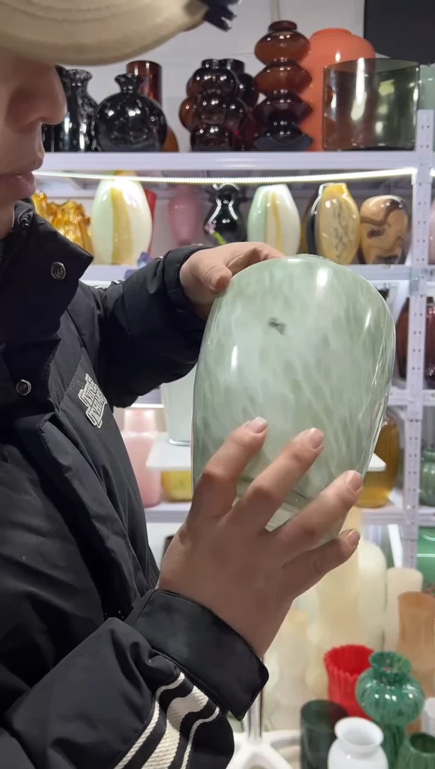豆沙绿白瓷彩点微瑕介意勿拍