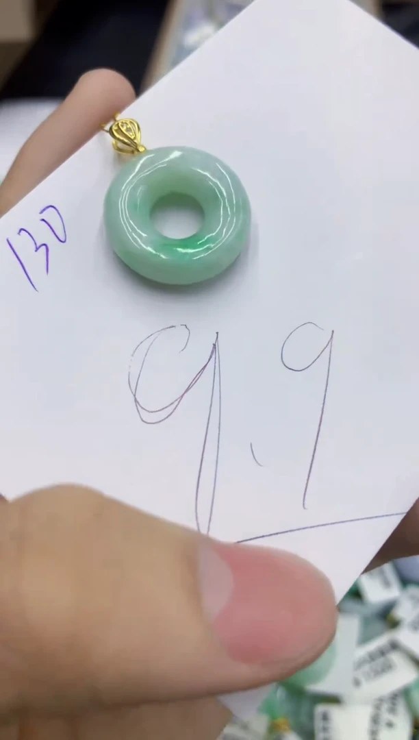 翡翠未镶嵌颈饰11111111111111111111