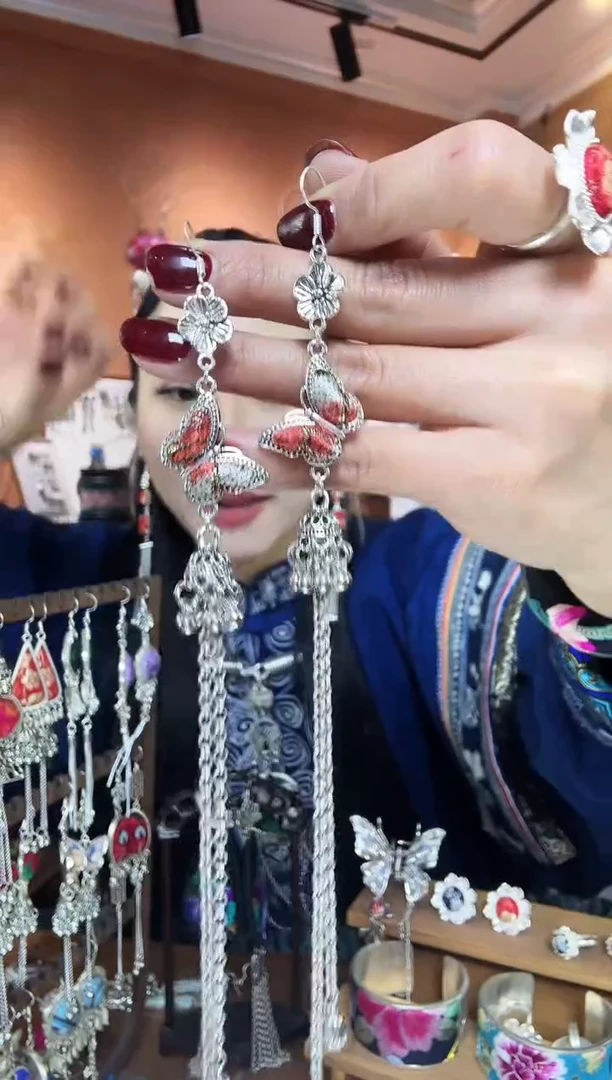 【闪购商品】刺绣纯手工民族风耳环