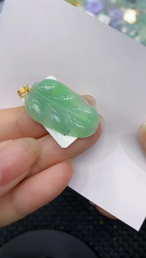 【闪购商品】翡翠颈饰18K金镶嵌8888888888