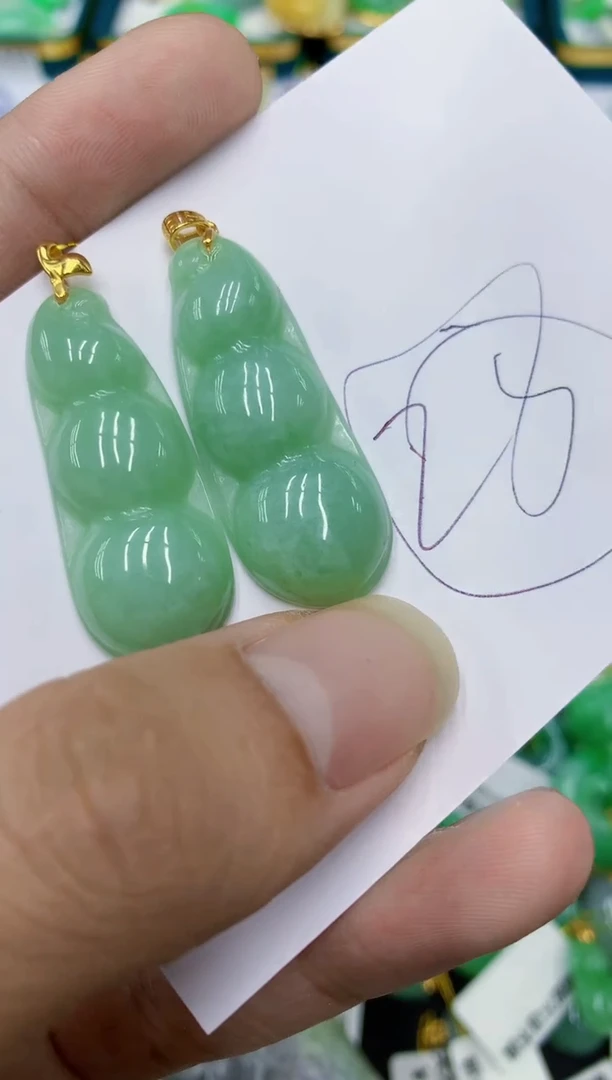 翡翠未镶嵌颈饰11111111111多样性发其一