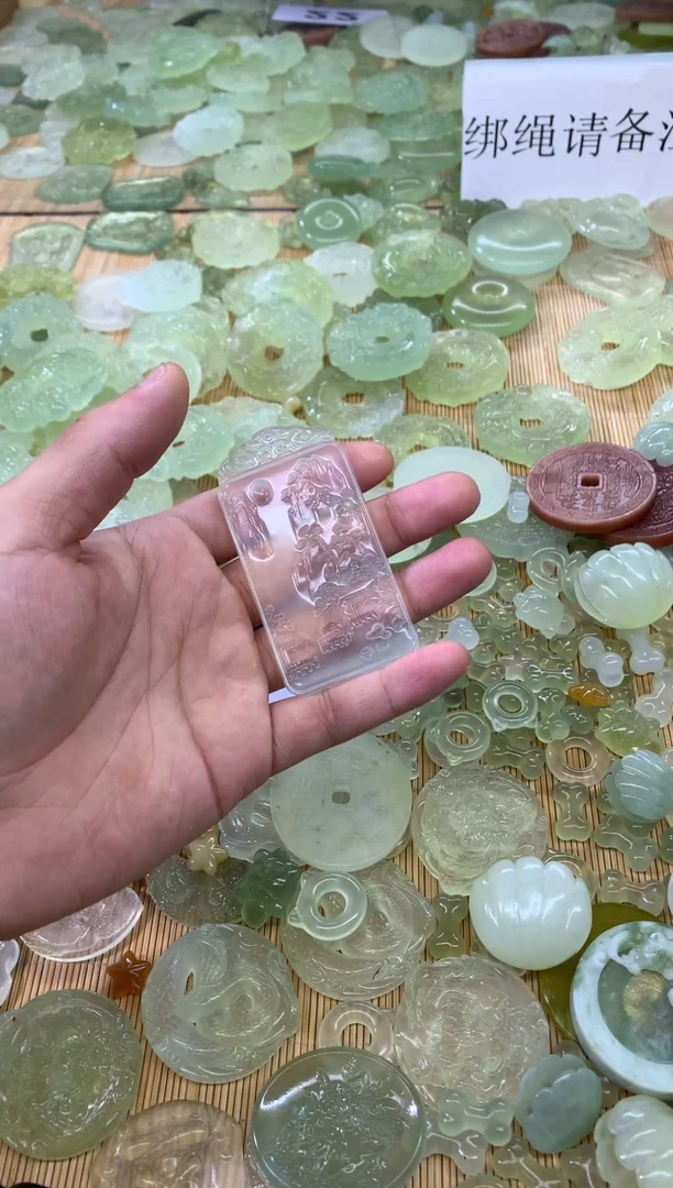 未镶嵌蛇纹石玉颈饰22