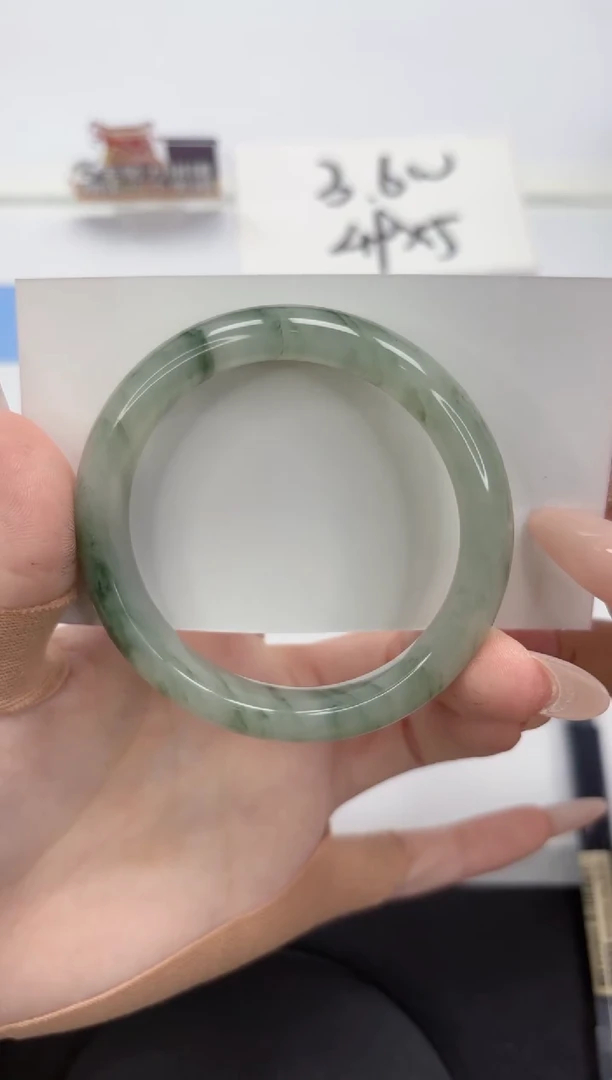 【闪购商品】石英质玉手镯未镶嵌A82-55.8