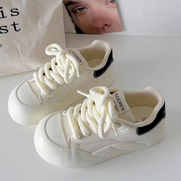 TP323奶油厚底小白鞋女大头丑萌新款chic小众百搭面包鞋低帮板鞋