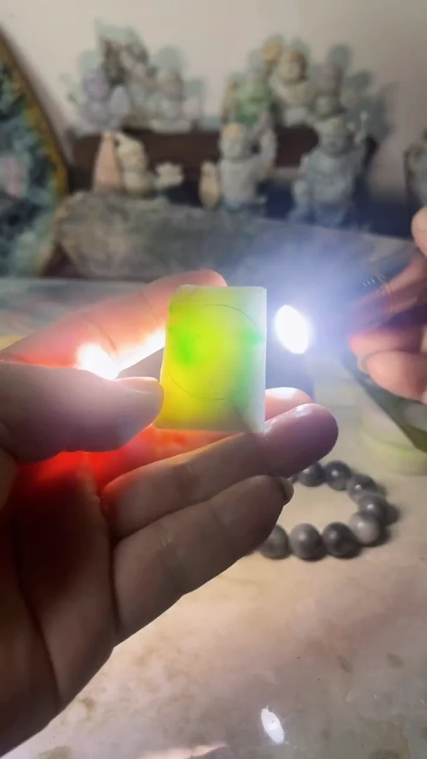 【闪购商品】翡翠吊坠(不含链)未镶嵌A63