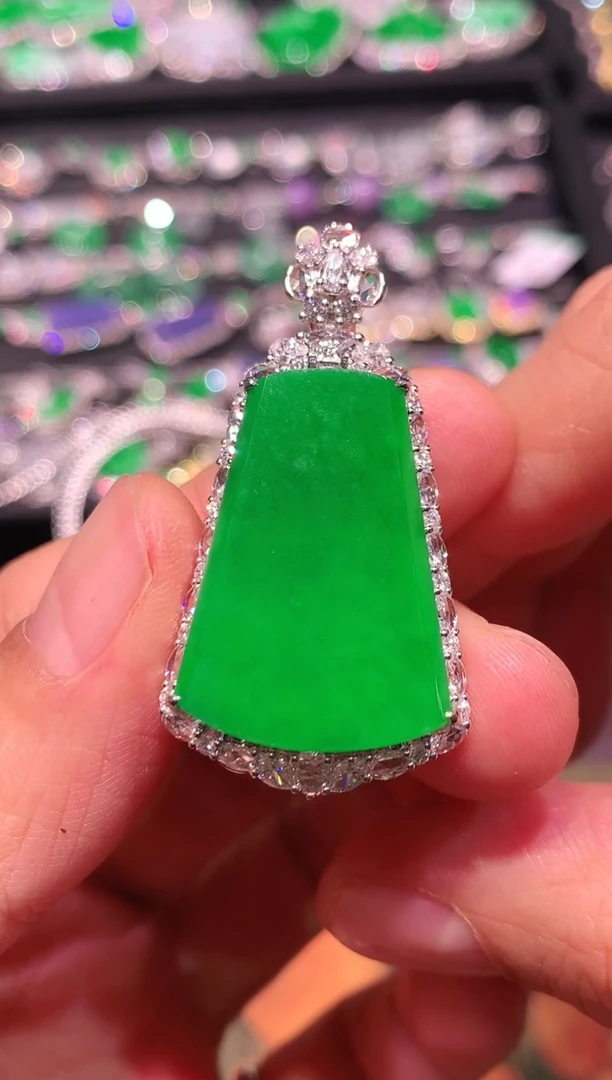 吊坠(不含链)18K金镶嵌翡翠翡翠