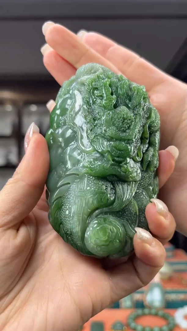 颈饰未镶嵌和田玉佩佩