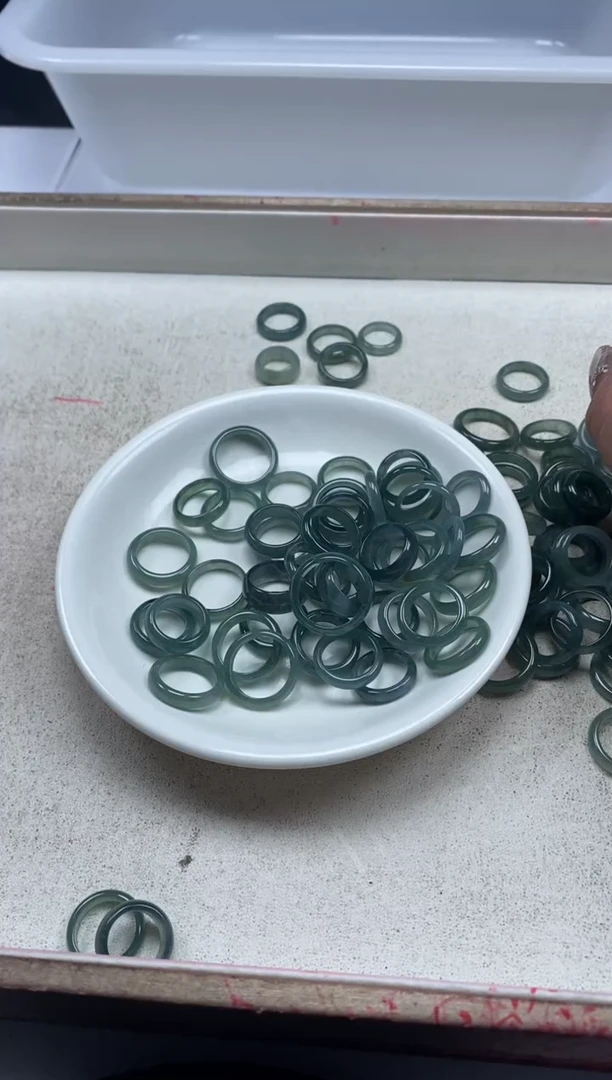 【闪购商品】翡翠颈饰未镶嵌X1003蓝水翡翠跑环*1颗