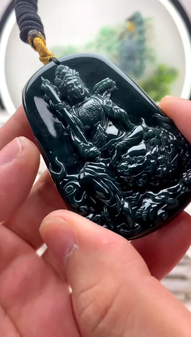 翡翠未镶嵌颈饰文殊