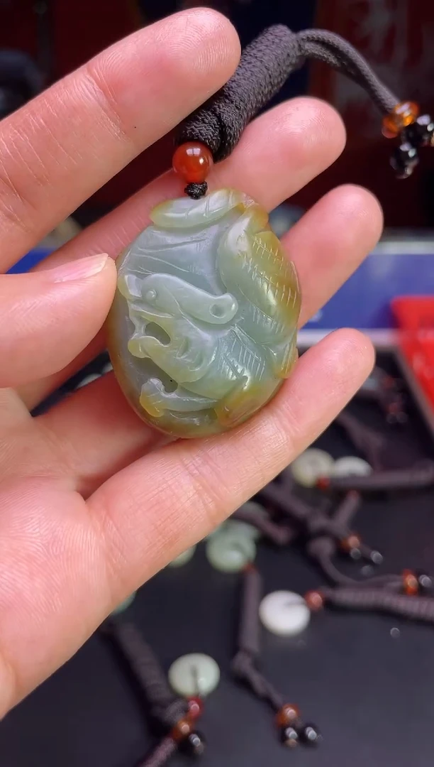 颈饰未镶嵌和田玉1