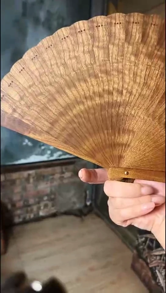 金丝楠      扇子