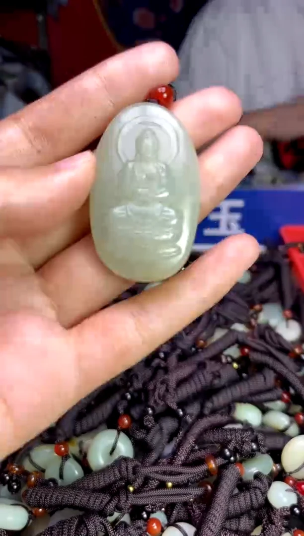 未镶嵌和田玉挂件1