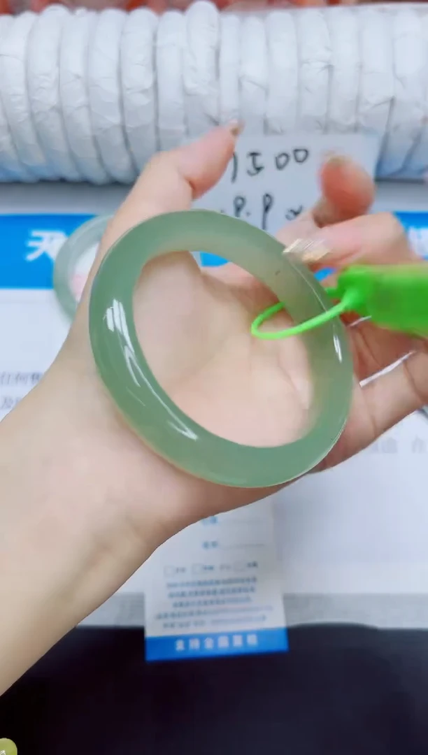 石英质玉手镯未镶嵌69/58