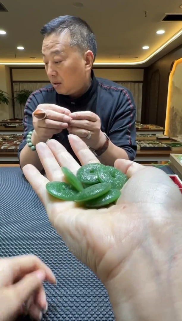颈饰未镶嵌和田玉挂件（多样性发一）