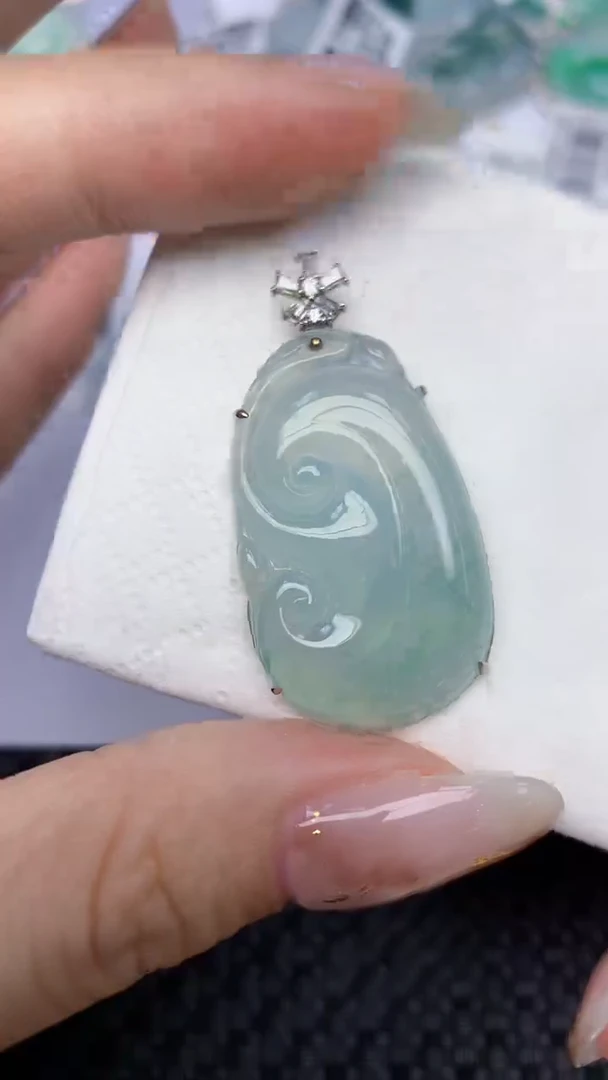 颈饰18K金镶嵌翡翠天然缅甸翡翠a货百元以上9元证书费自理