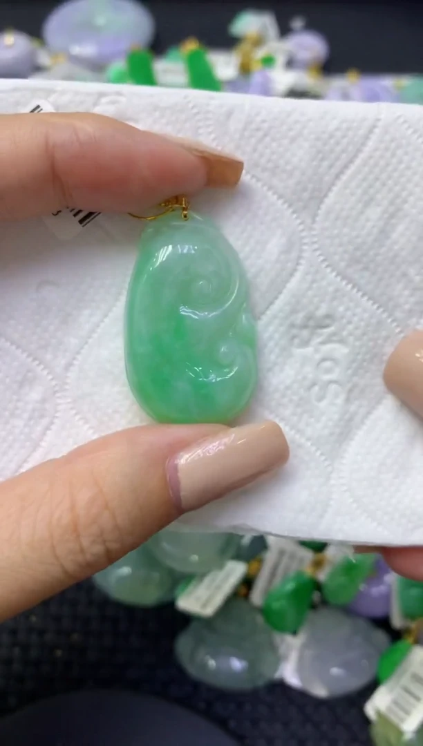 颈饰18K金镶嵌翡翠天然缅甸翡翠A货