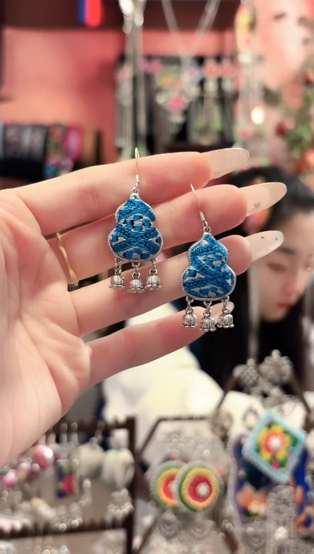 织绣云织谣民族风精美饰品 355