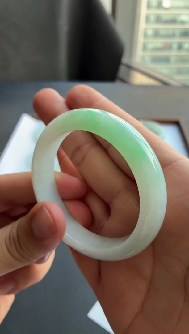 未镶嵌手镯翡翠83号53.3*12.7*8.7正圈