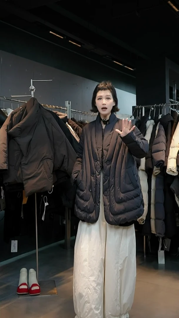 黑色羽绒外套黑色羽绒外套