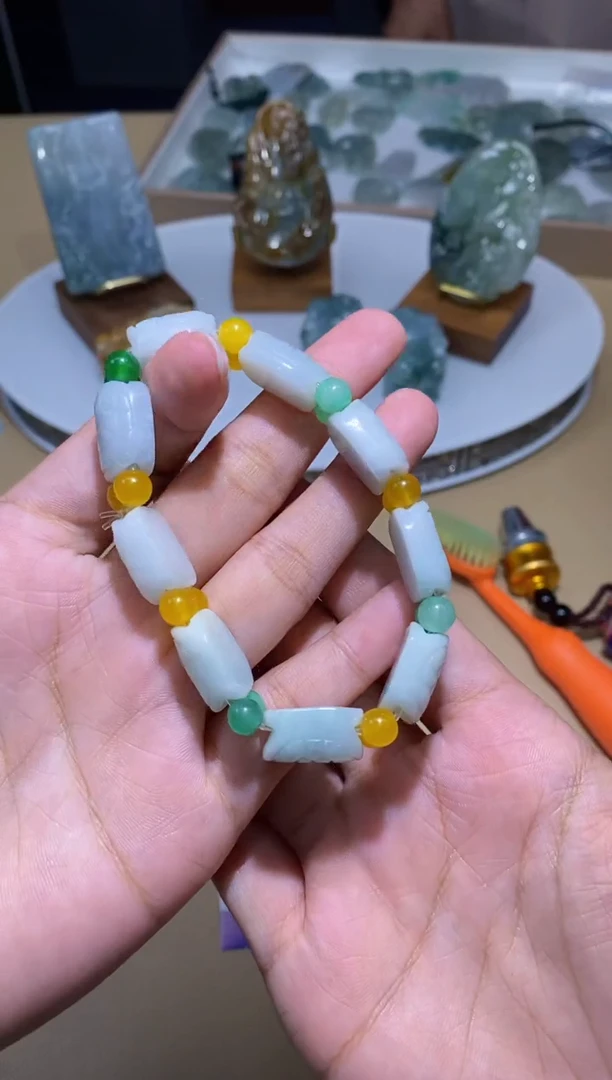 颈饰未镶嵌翡翠手串