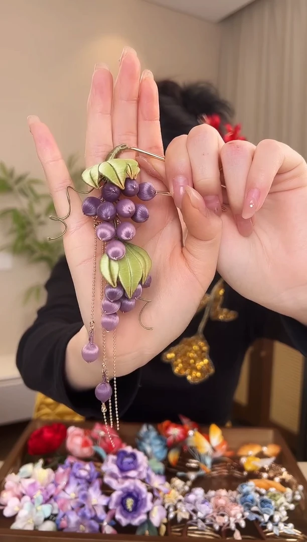 刺绣㞮*?缠花葡萄u钗