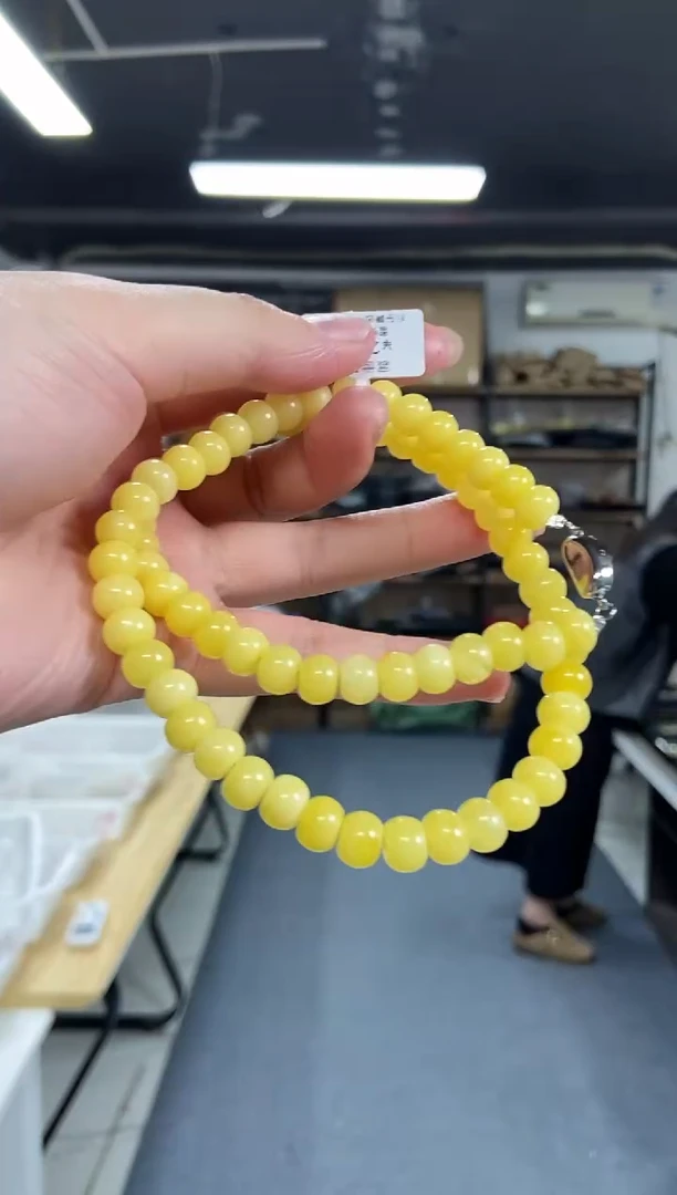 【闪购商品】蜜蜡裸石未镶嵌多样性发其一颜色微差