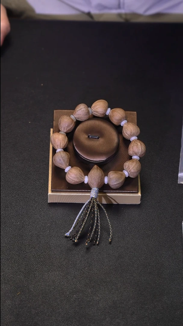 手串/手链橄榄核.......2.1三花紫皮