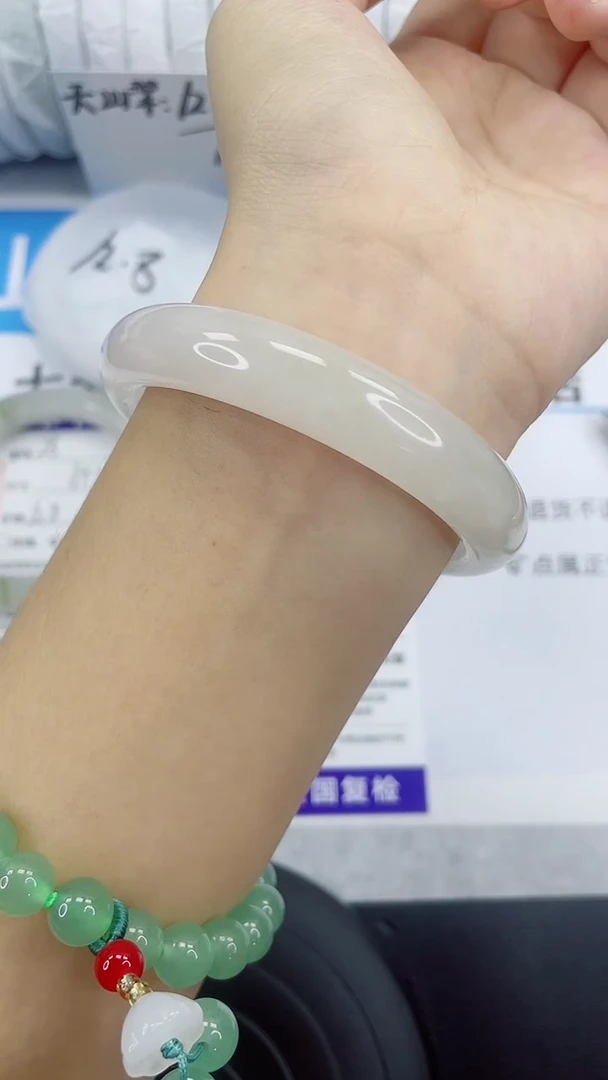 未镶嵌手镯石英质玉29-56/57