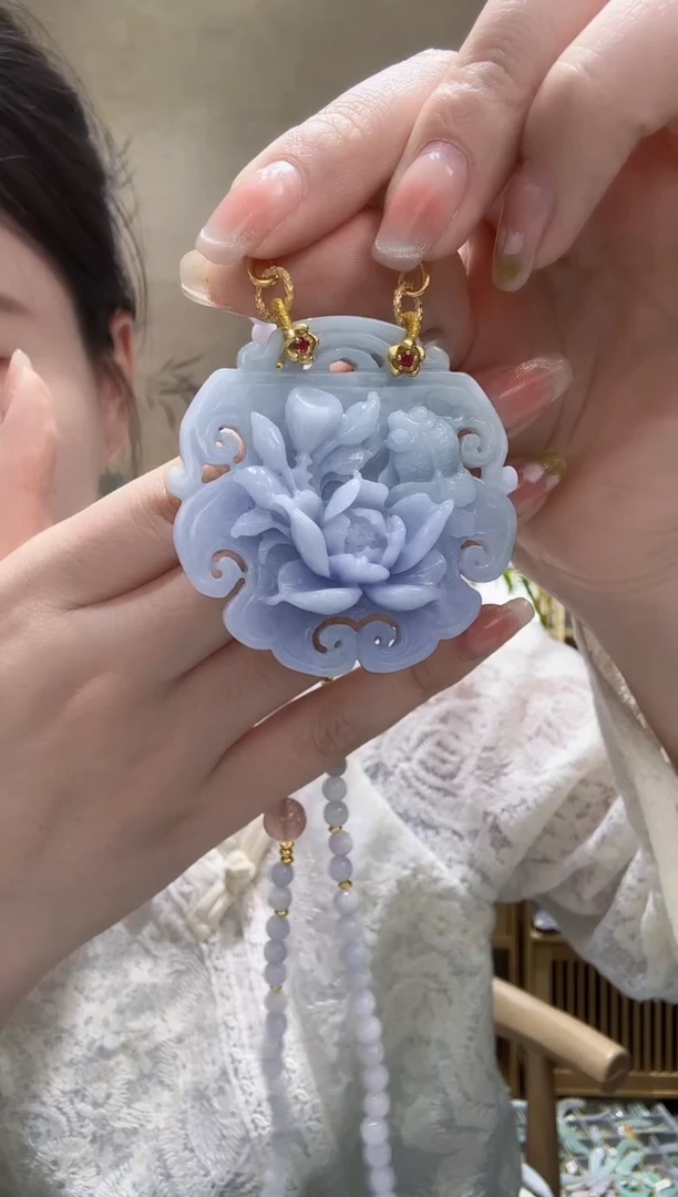 翡翠未镶嵌颈饰吊坠