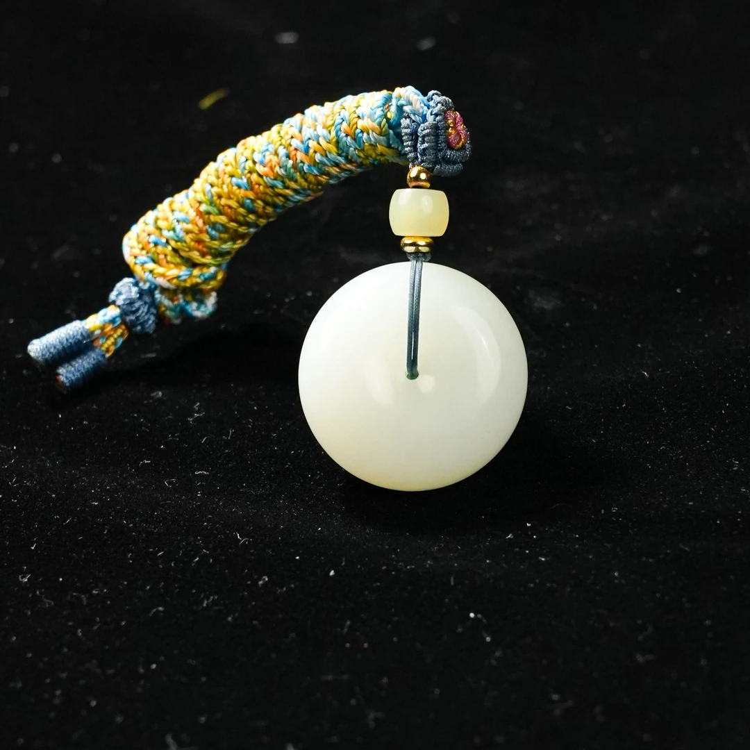 lot71 和田玉白玉平安扣/qg51125-178027 山东保利拍卖