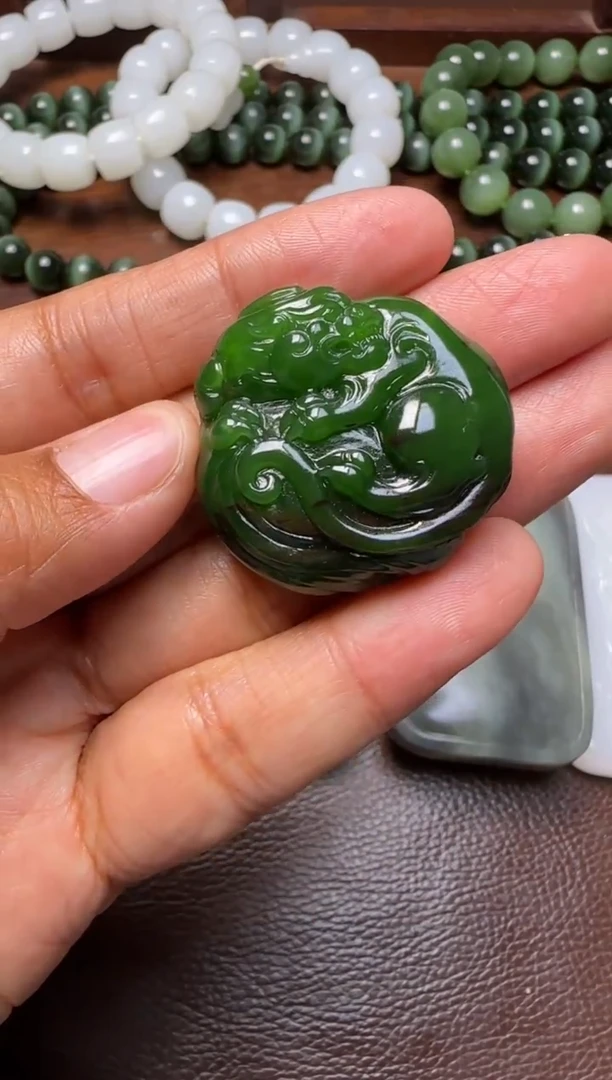 未镶嵌和田玉挂件和田玉挂件