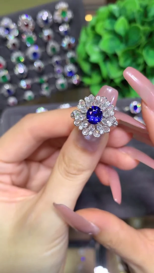 戒指蓝宝石18K金镶嵌1.11CT