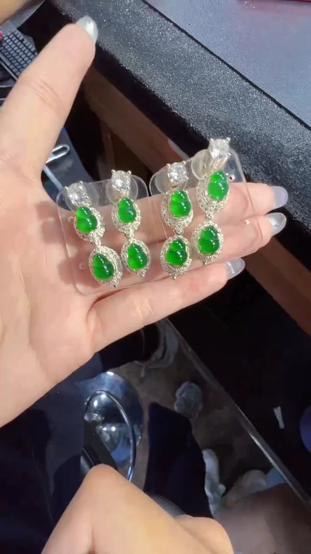 定制翡翠未镶嵌耳钉商品多样性发货1