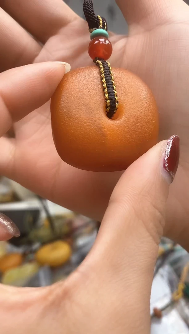 【闪购商品】琥珀裸石未镶嵌挂坠