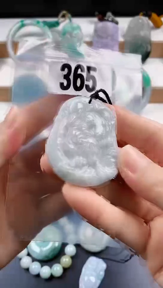 颈饰未镶嵌翡翠天然翡翠吊坠挂件