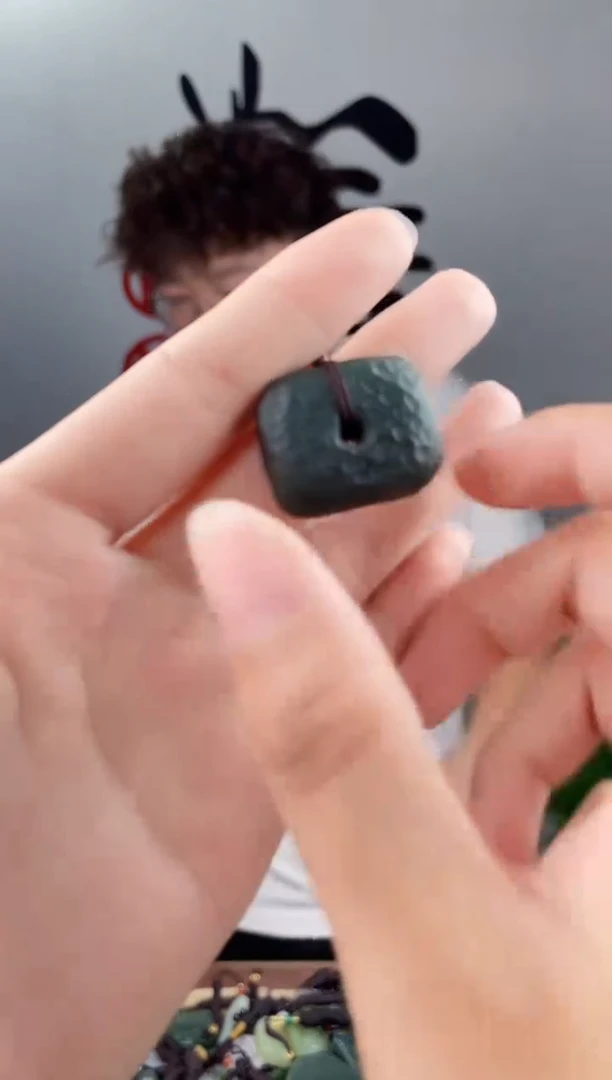 和田玉未镶嵌颈饰拍一发一，多样性发货