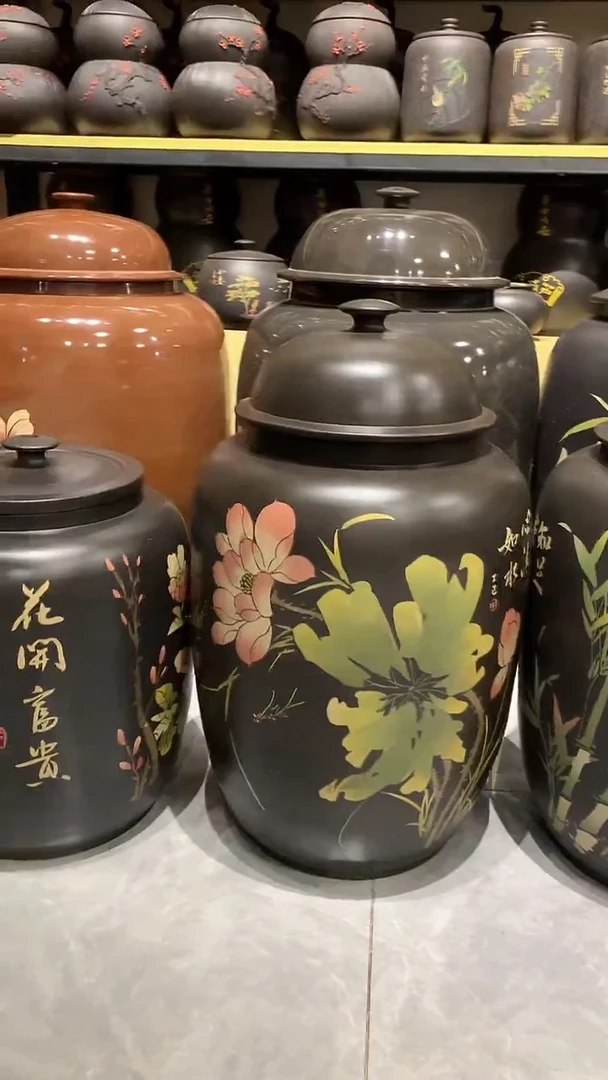 三号彩填拱盖水缸荷花图