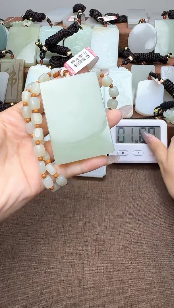 颈饰未镶嵌和田玉1