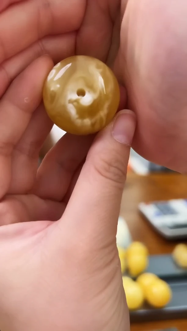 未镶嵌琥珀裸石琥珀蜜蜡吊坠