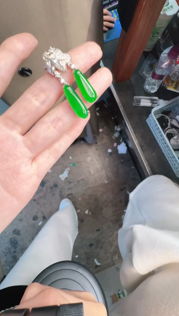 未镶嵌定制翡翠A货有轻微色差属于正常现象，耳坠1