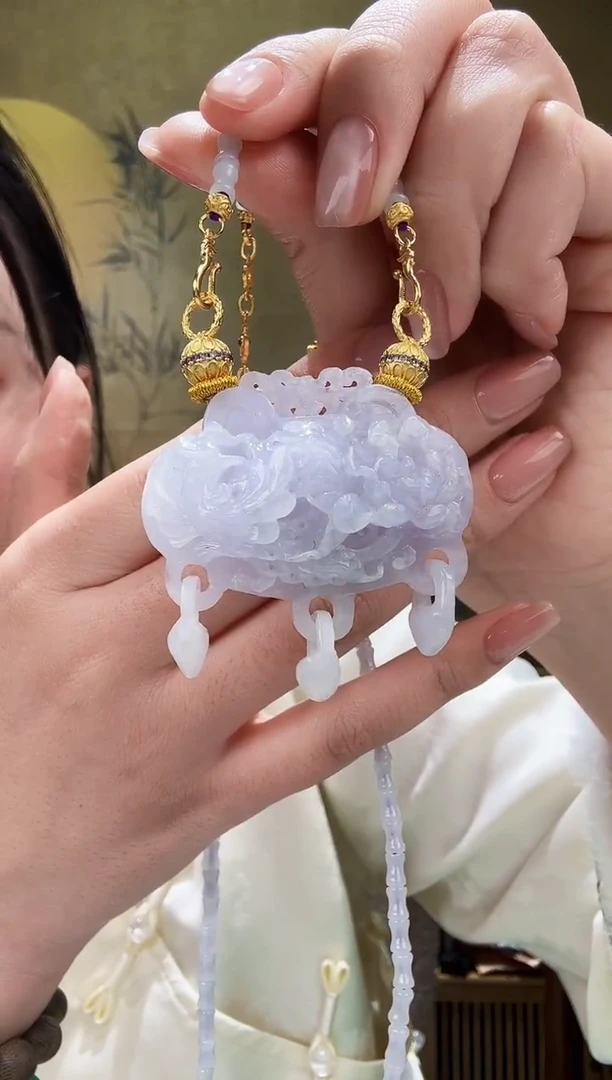 颈饰未镶嵌翡翠吊坠