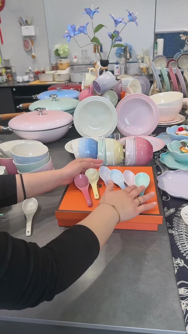 【闪购商品】瓷六色勺子