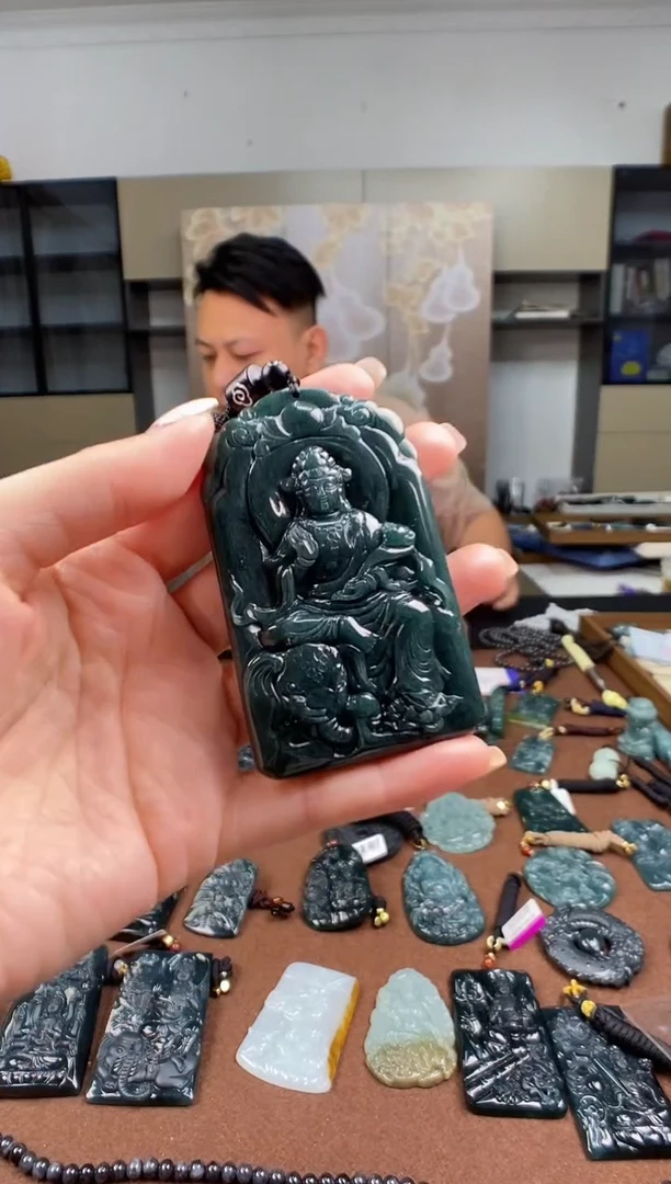 颈饰未镶嵌翡翠多样性发其一