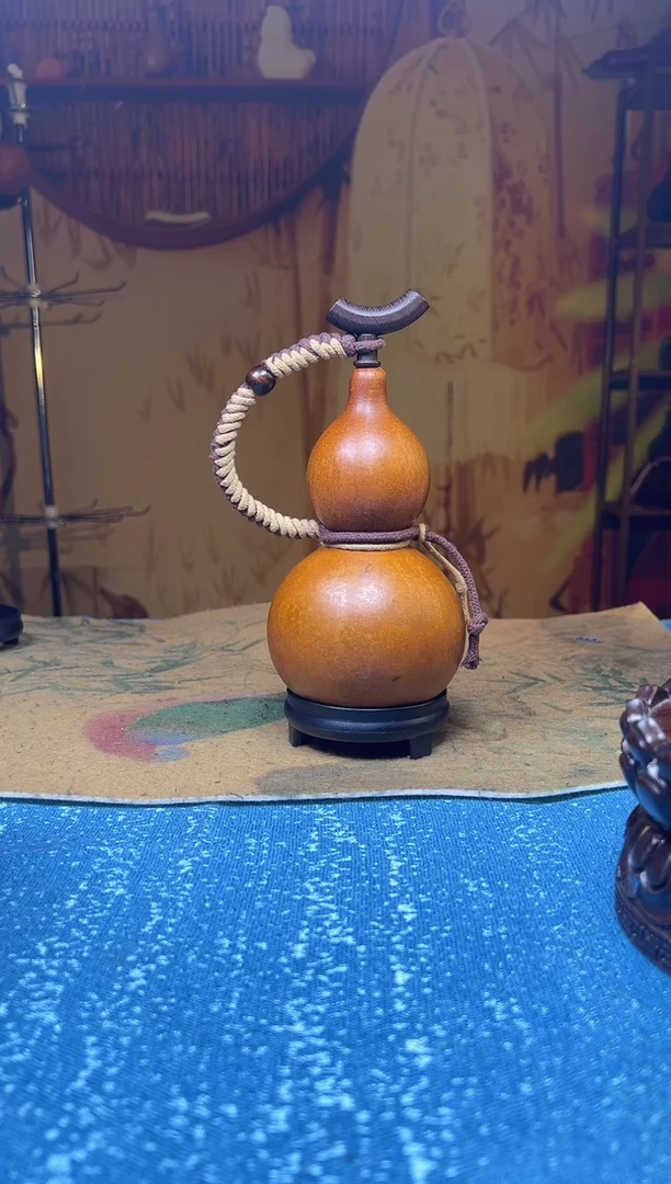 032-大漆酒葫芦（400ml左右）少许大漆沉淀